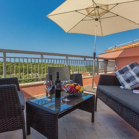 Amazing Apartment In Makarska With Wifi Экстерьер фото