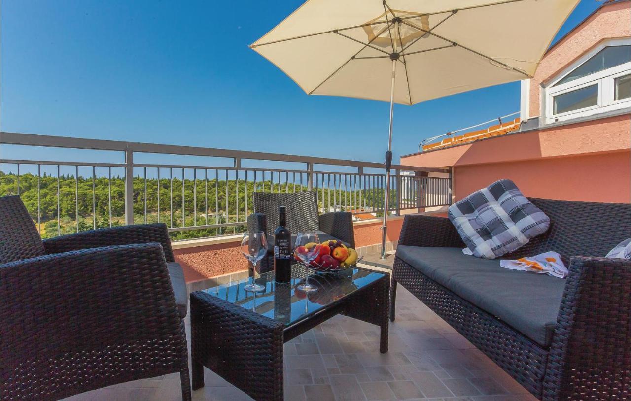 Amazing Apartment In Makarska With Wifi Экстерьер фото