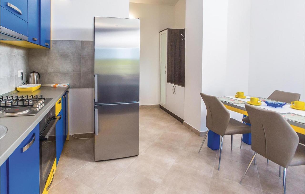 Amazing Apartment In Makarska With Wifi Экстерьер фото