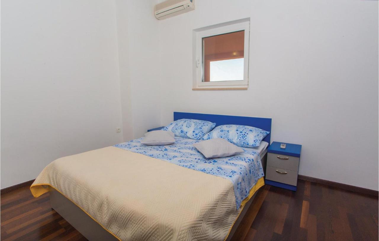 Amazing Apartment In Makarska With Wifi Экстерьер фото