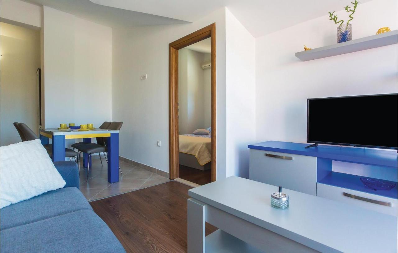 Amazing Apartment In Makarska With Wifi Экстерьер фото
