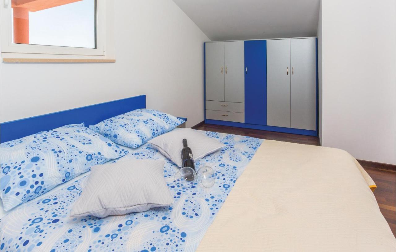Amazing Apartment In Makarska With Wifi Экстерьер фото